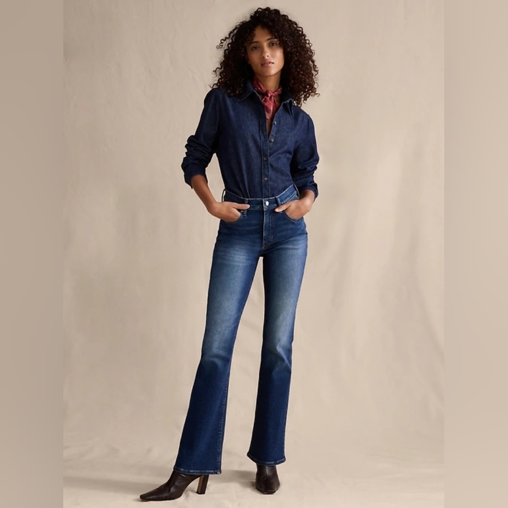 NWT Banana Republic Mid-Rise Flare Jean Size 29 In Medium Wash